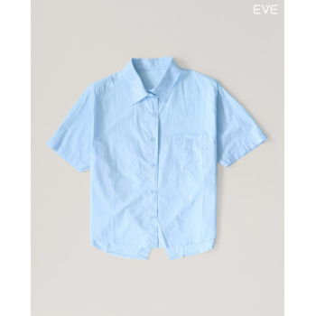 Short-Sleeve Button-Down: A Modern Twist