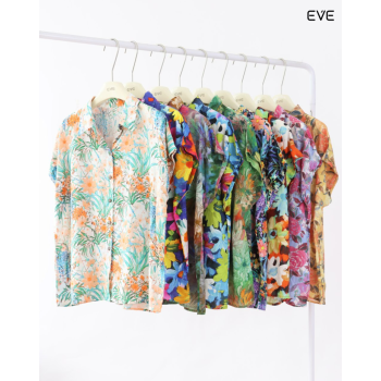 Bold Blooms for Summer Days