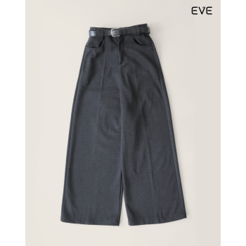 Sophisticated Wide-Leg Trousers: Tailored Comfort