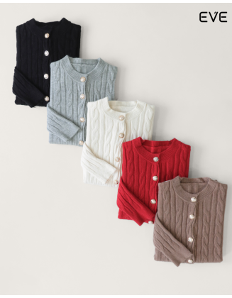 Elevate Your Everyday: The Timeless Cable-Knit Cardigan